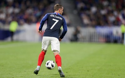 华体会电竞热议-苏里南队队长鼓舞士气手势