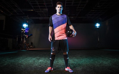 华体会电竞播报-麦卡比绝杀球被吹进攻犯规